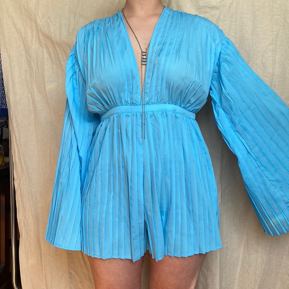 🌐 Bright Blue Lunge Pleated Pretty Little Things Flowy Romper Playsuit🌐
